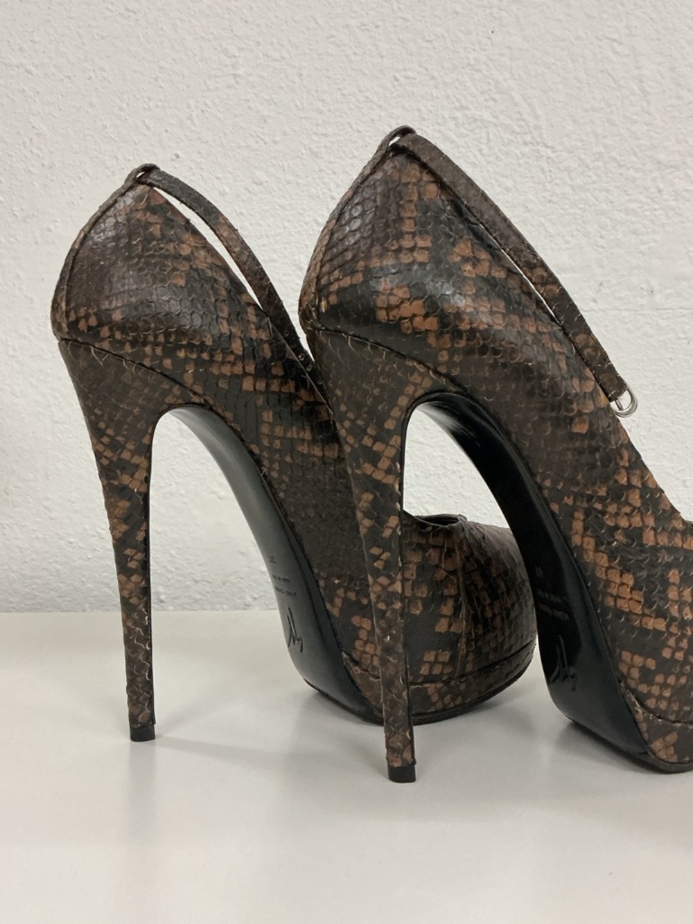 Giuseppe Zanotti Snakeskin Print Heels - Picture 6 of 6